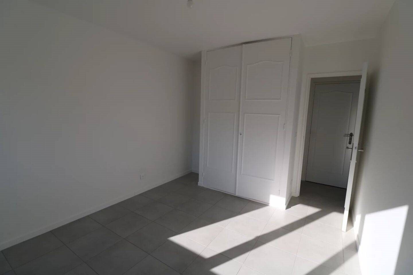 Appartement à louer, 76m², La Trinité