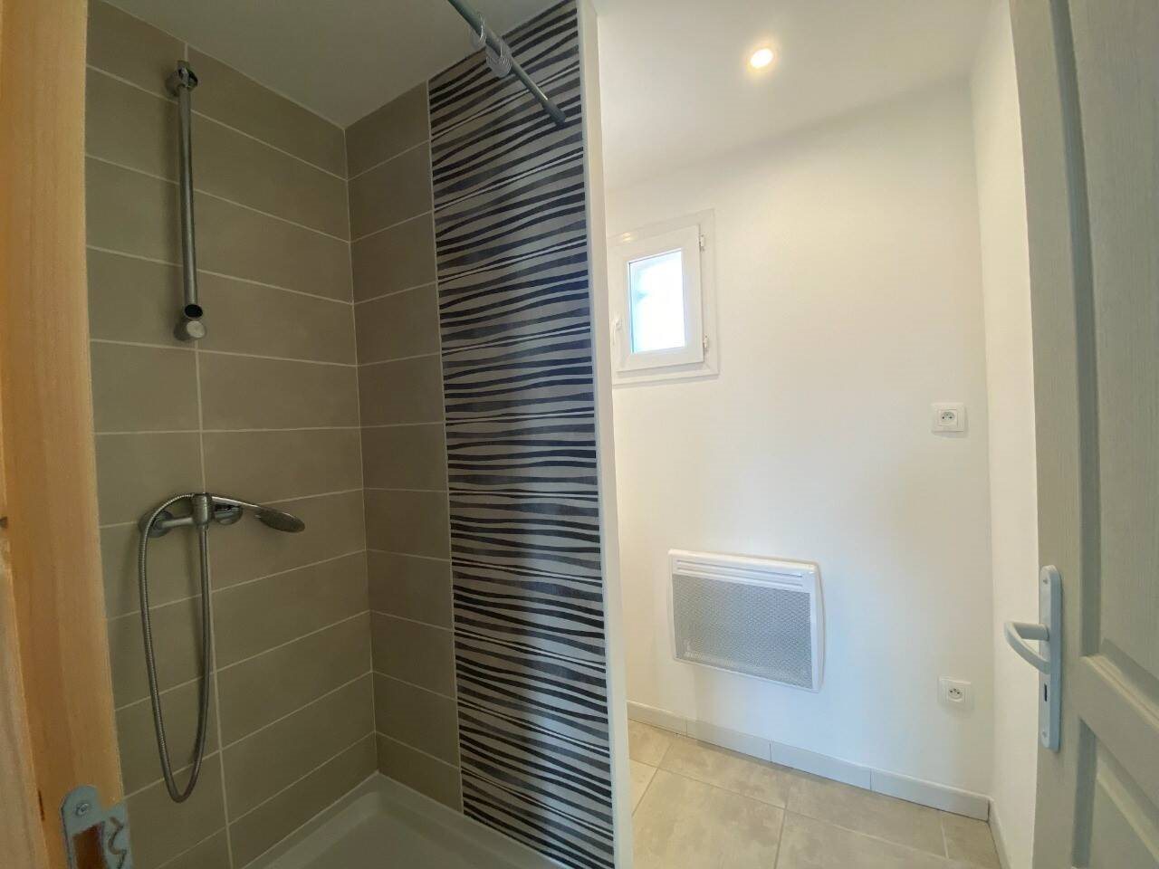 Appartement à louer, 37m², Saze