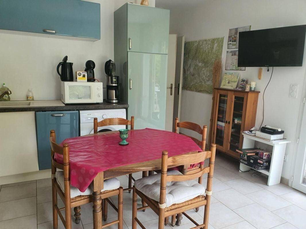 Maison à louer, 45m², Saint-Martin-de-Castillon