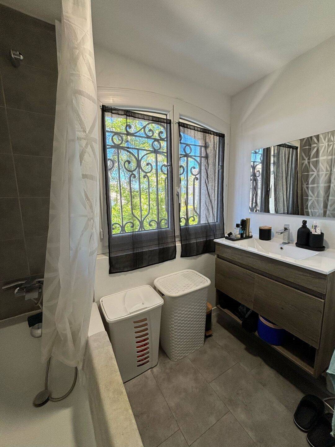 Appartement à louer, 62m², La Roque-d'Anthéron