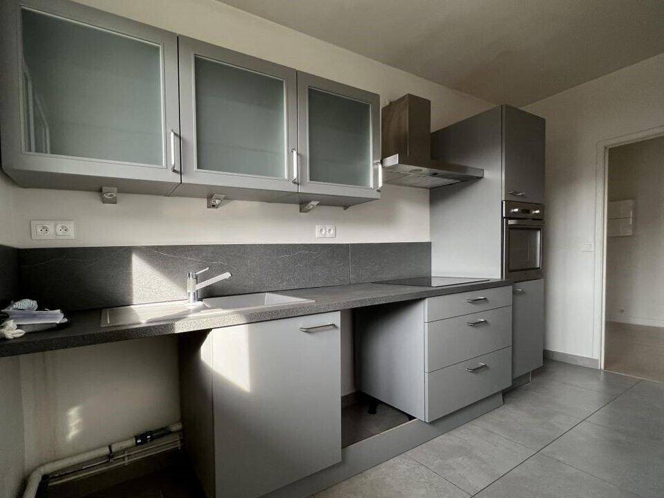 Appartement à louer, 81m², Sèvres