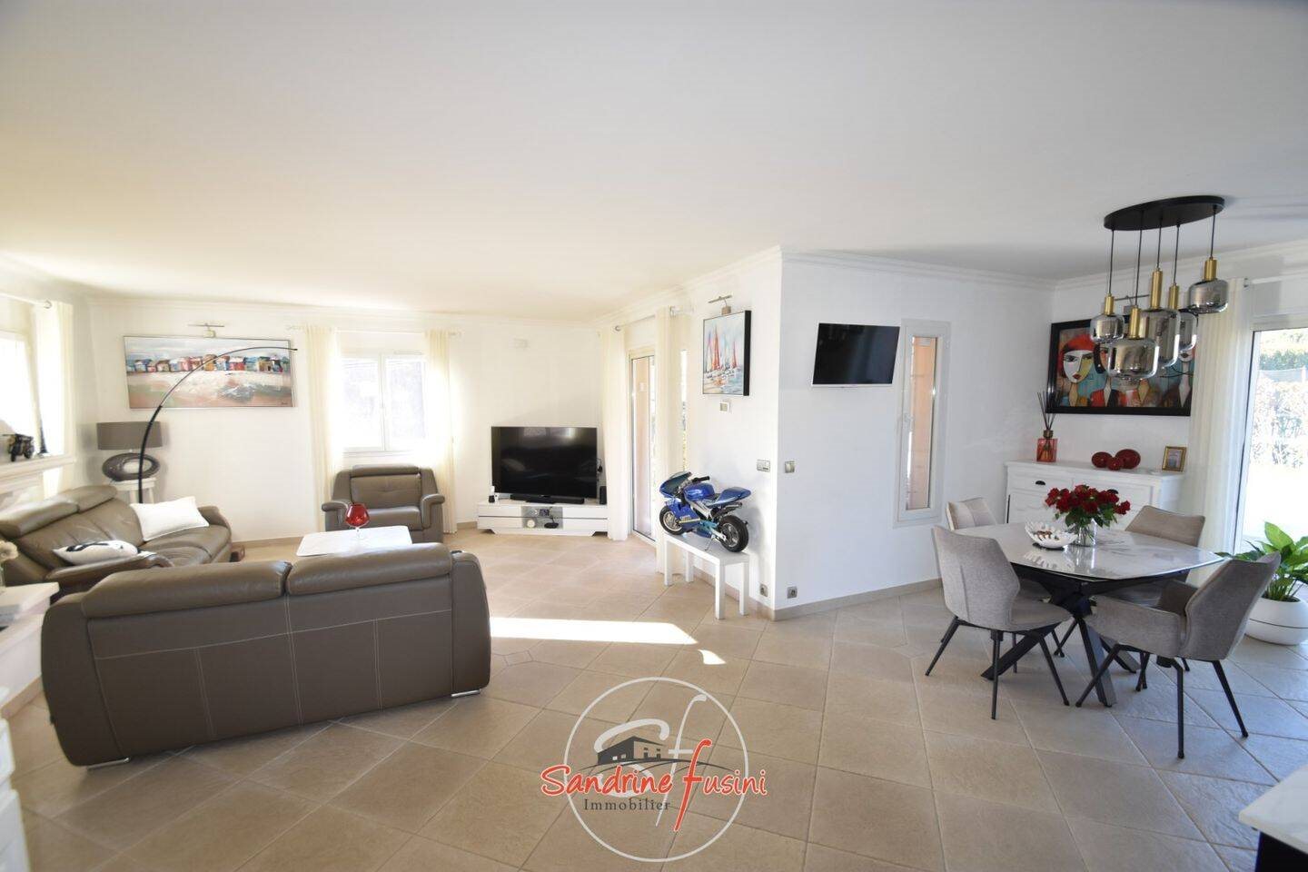 Maison à vendre, 114m², Carros