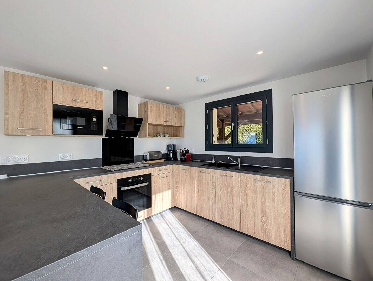 Maison à louer, 140m², Pugny-Chatenod