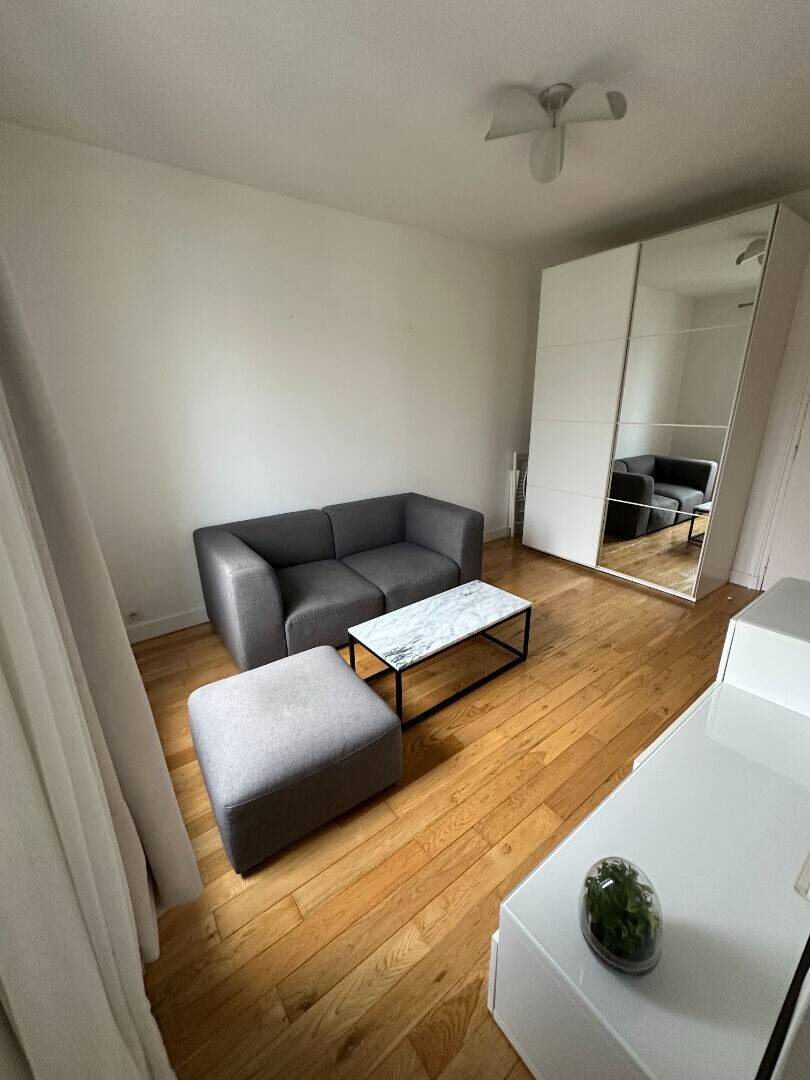 Appartement à louer, 24m², Paris 18ème