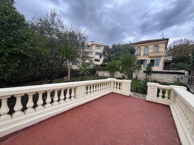 Maison à louer, 136m², Nice