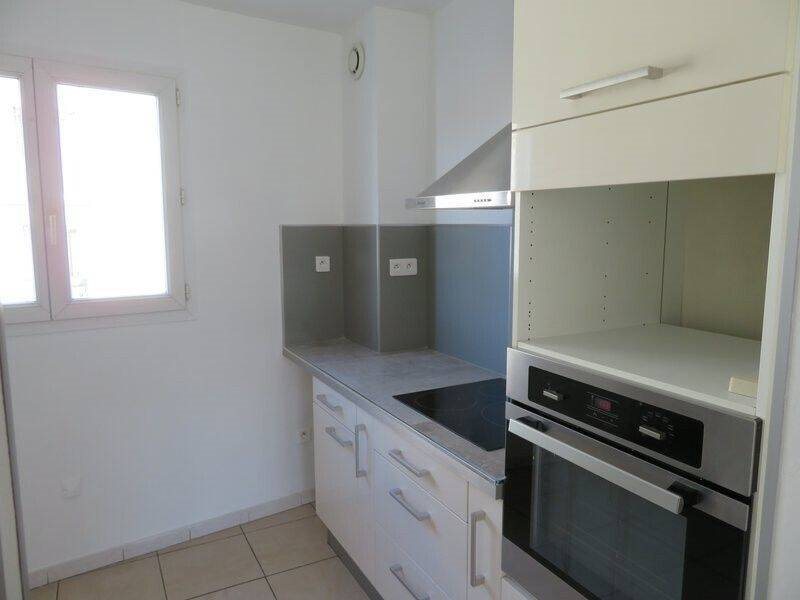Appartement à louer, 47m², Marignane
