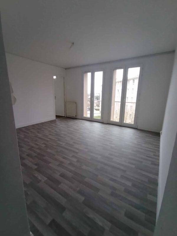 Appartement à louer, 68m², Saint-Julien-les-Villas