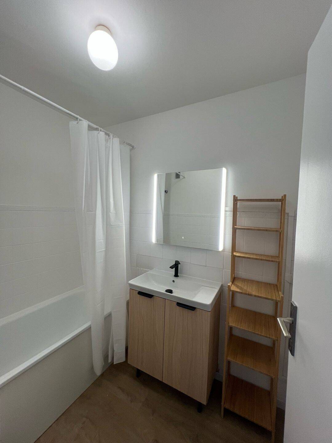 Appartement à louer, 70m², Bron