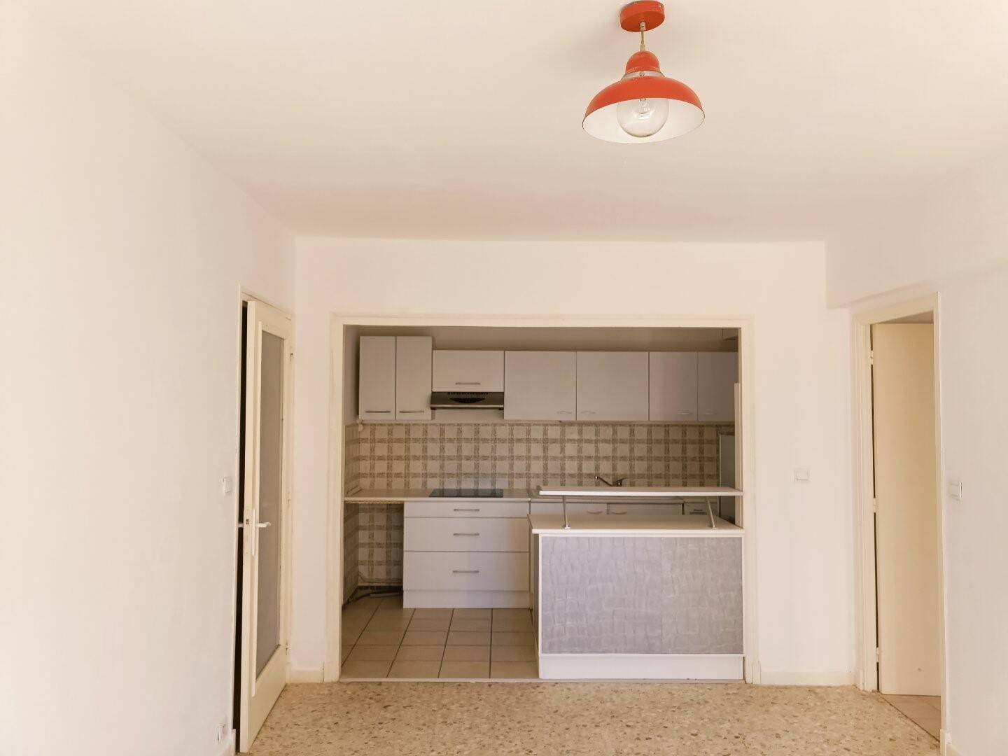 Appartement à louer, 43m², Nîmes