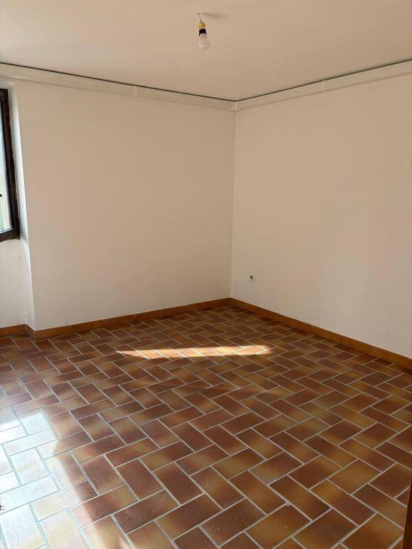 Appartement à louer, 35m², L'Escarène