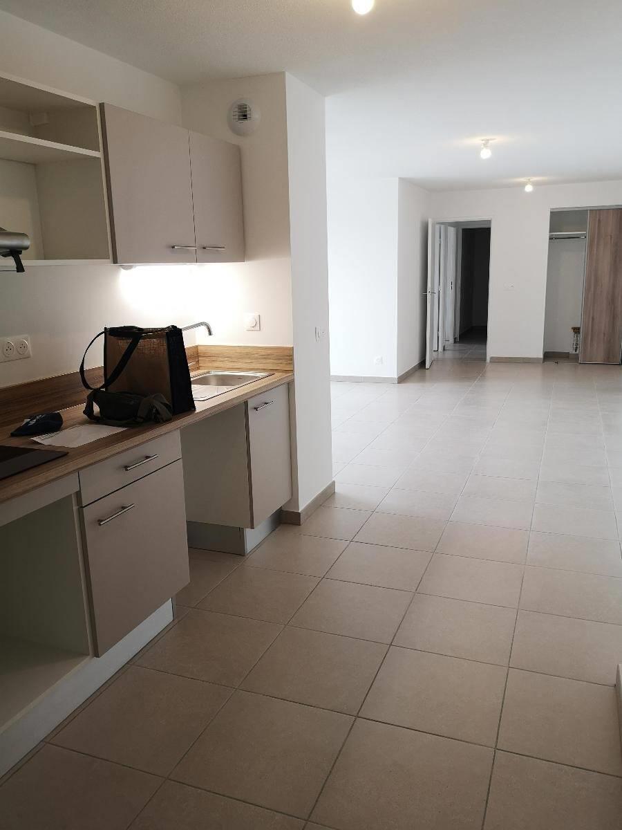 Appartement à louer, 68m², Nîmes