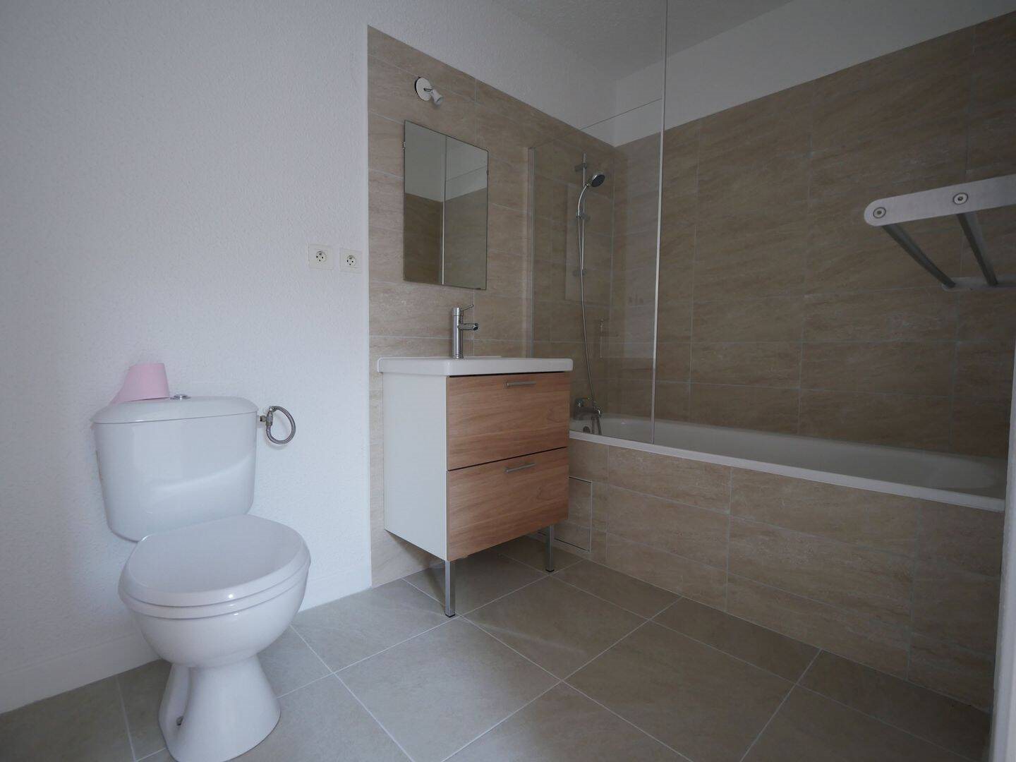 Appartement à louer, 42m², Sauveterre