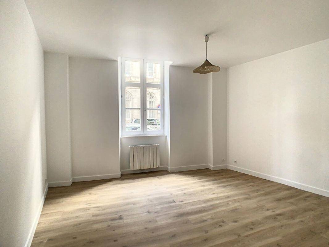 Appartement à louer, 19m², Aurillac