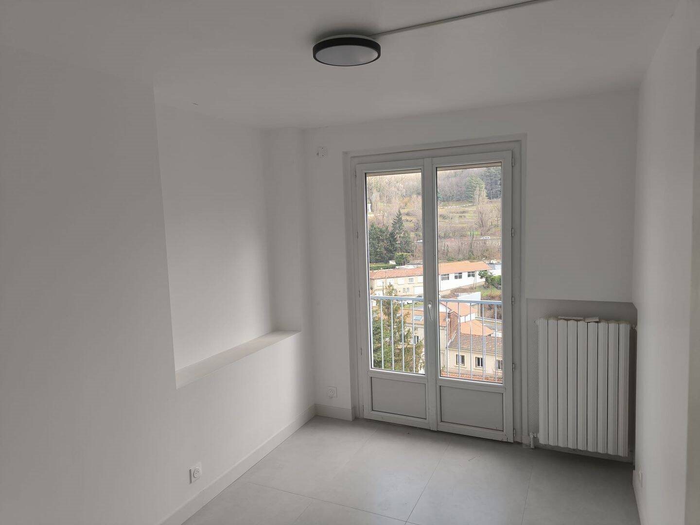 Appartement à louer, 29m², Saint-Etienne