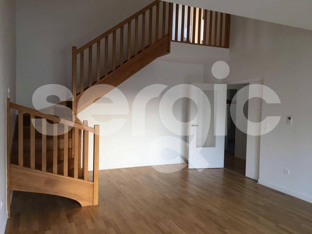 Appartement à louer, 111m², Reims