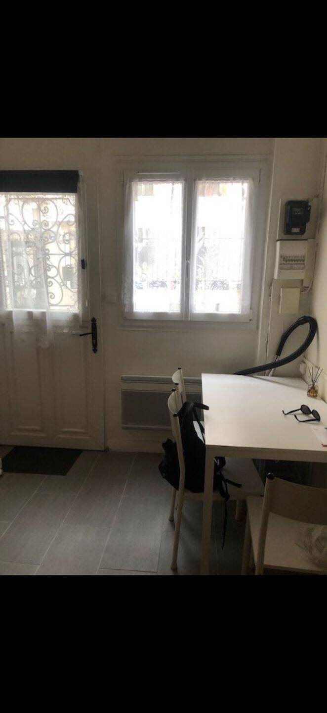 Appartement à louer, 18m², Paris 18ème