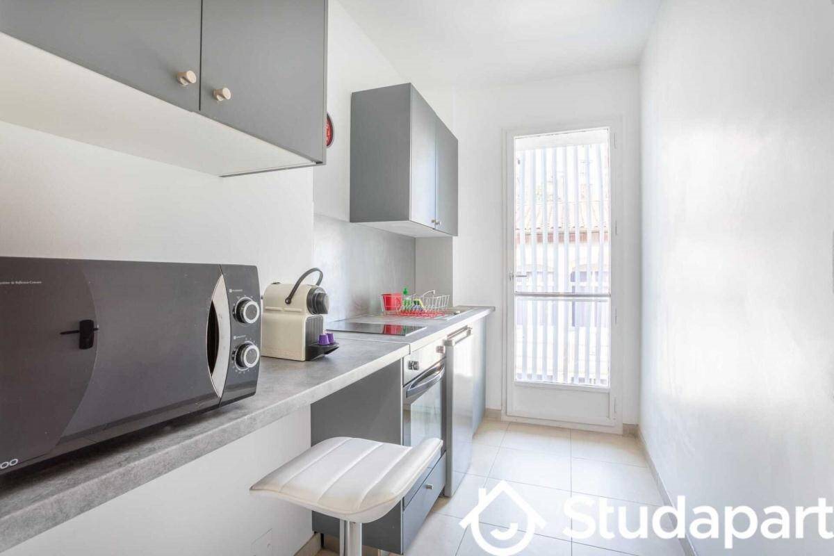 Appartement à louer, 29m², Marseille 8ème