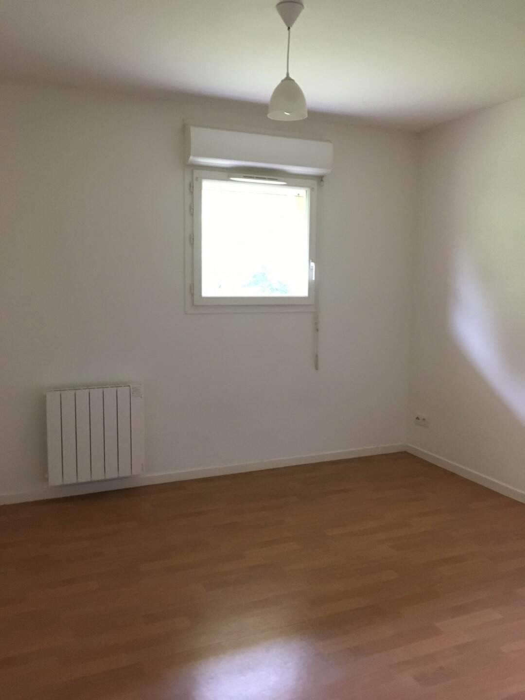 Appartement à louer, 60m², Ploumagoar