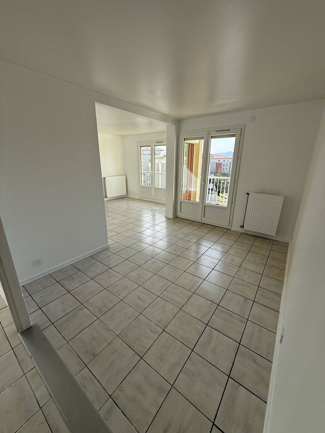 Appartement à louer, 81m², Moirans