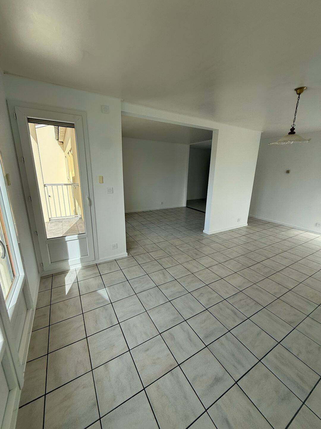 Appartement à louer, 81m², Moirans