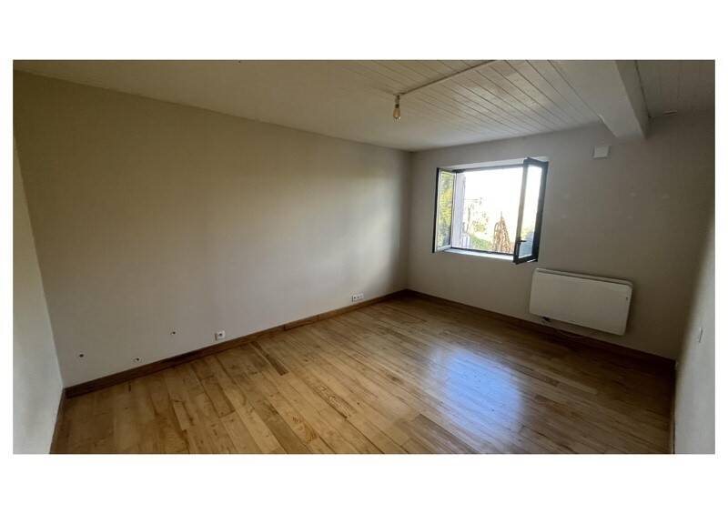 Appartement à louer, 90m², Auragne