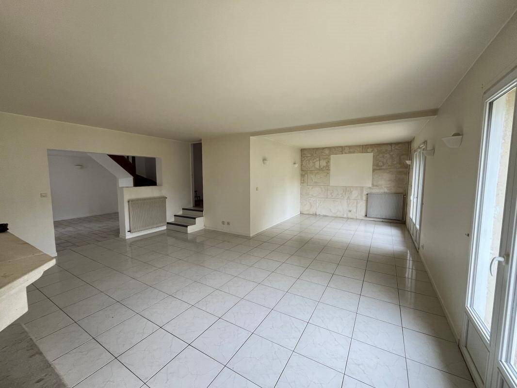 Maison à louer, 141m², Montry