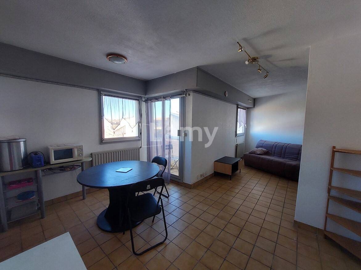 Appartement à louer, 28m², Nîmes