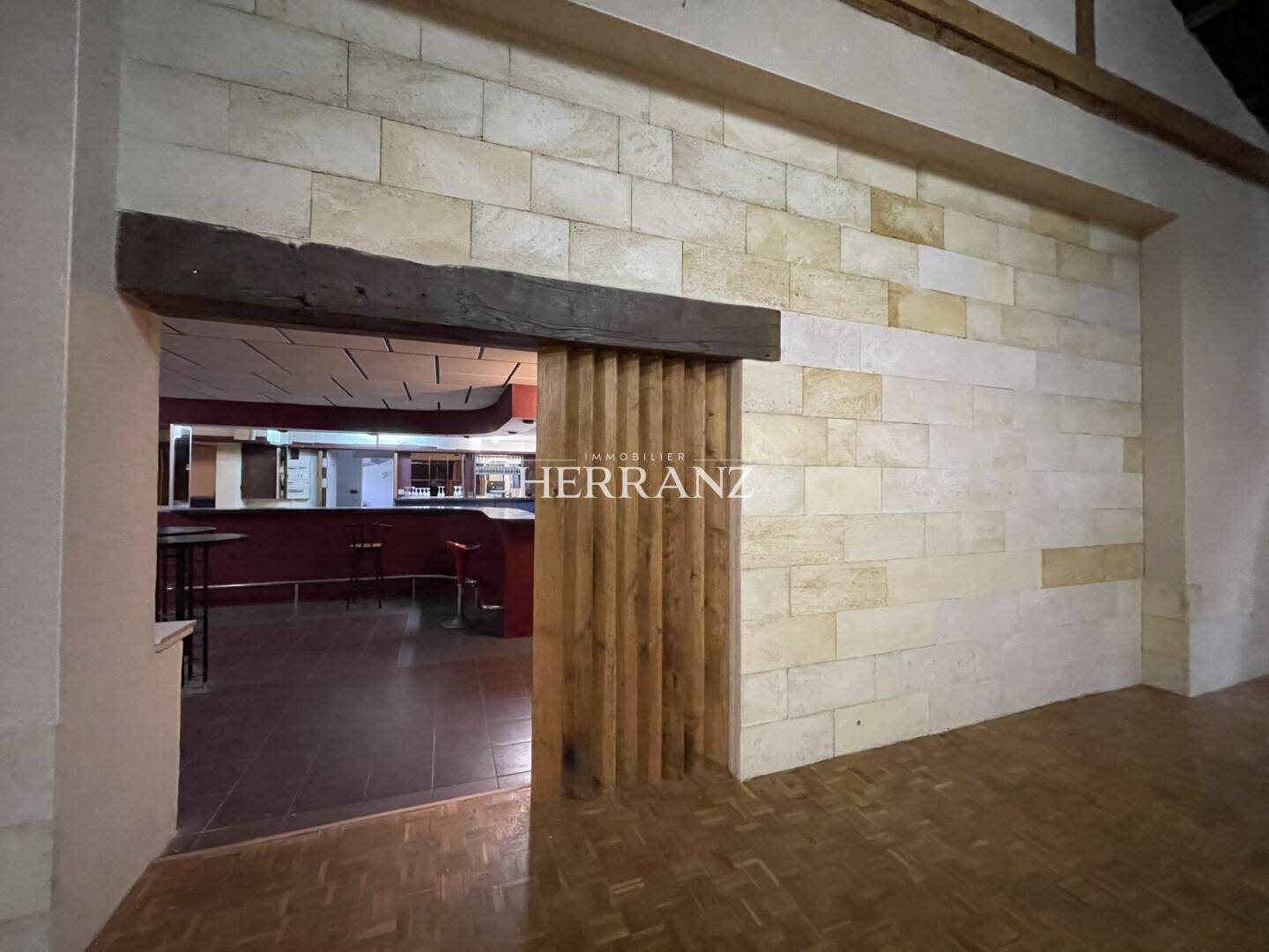 Appartement à vendre, 615m², Castillon-la-Bataille