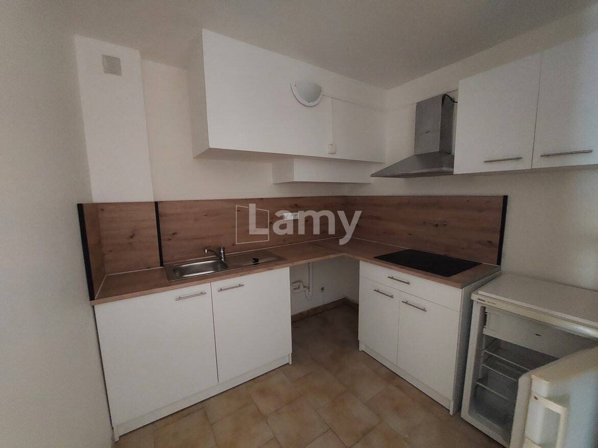 Appartement à louer, 28m², Nîmes