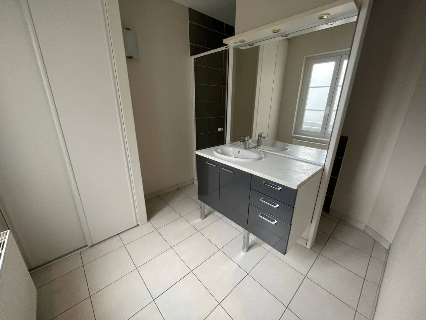 Appartement à louer, 83m², Loudun