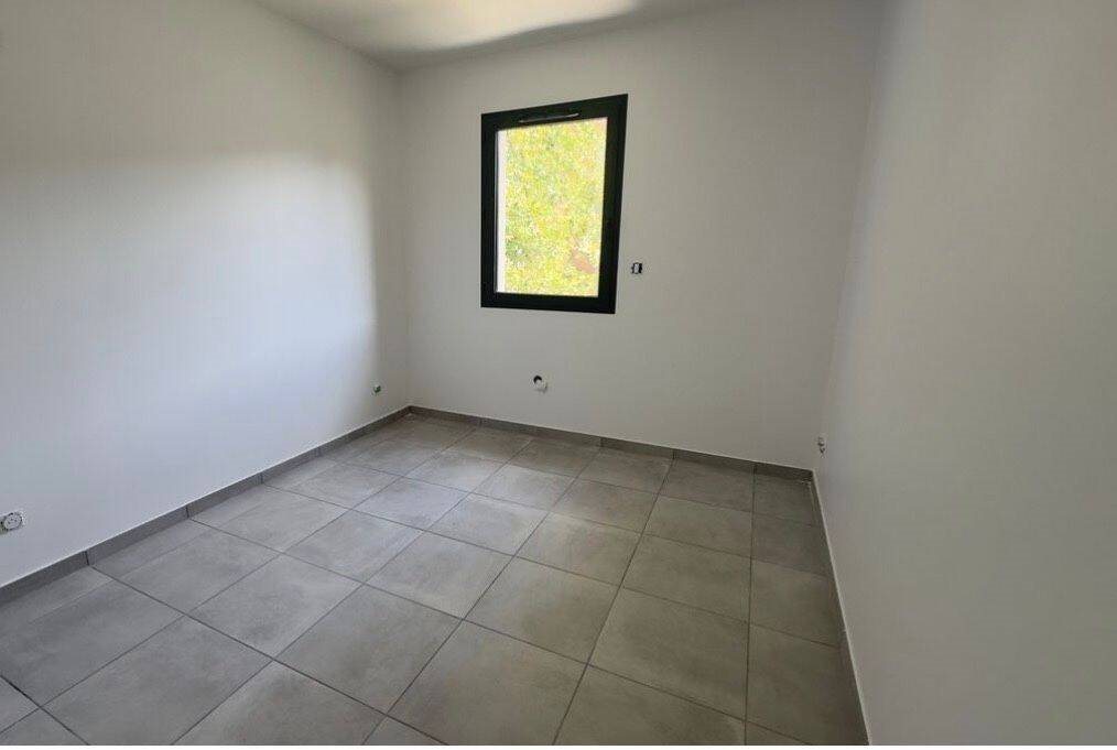 Maison à louer, 84m², Peyrus