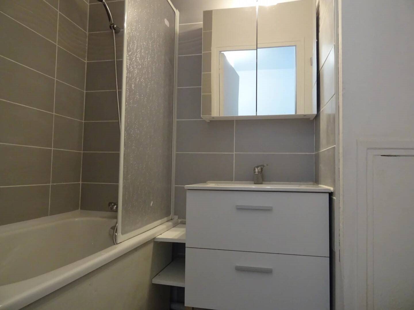 Appartement à louer, 23m², Nîmes