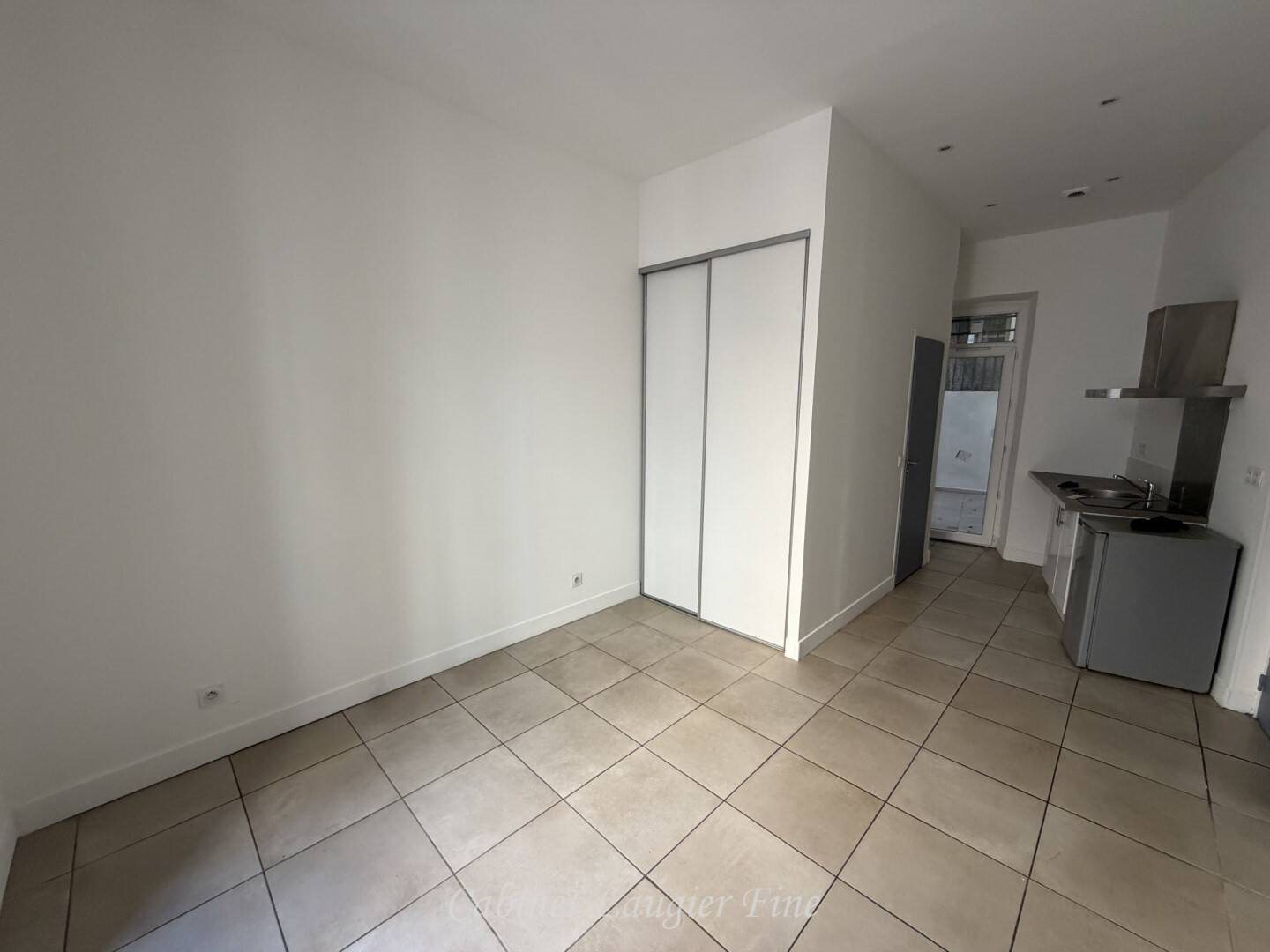 Appartement à louer, 18m², Marseille 1er