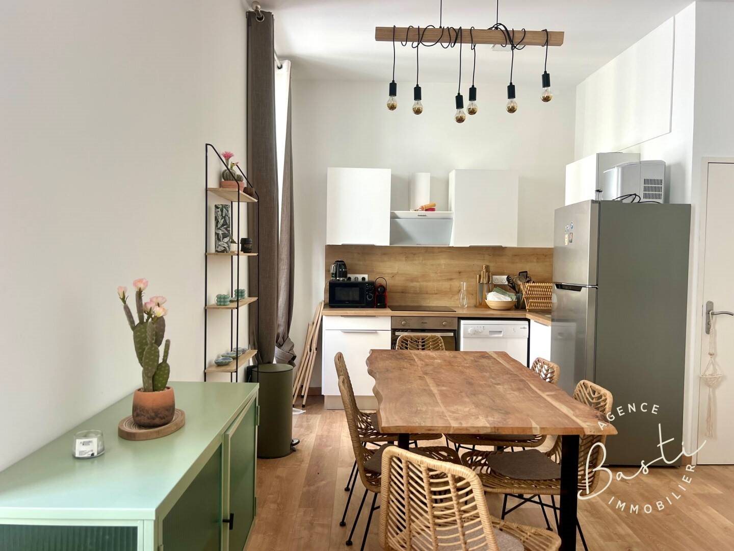 Appartement à louer, 68m², Marseille 1er