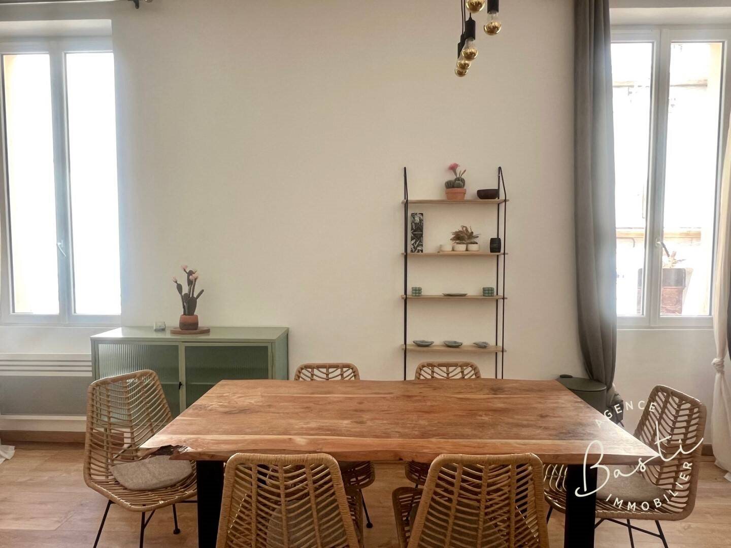 Appartement à louer, 68m², Marseille 1er