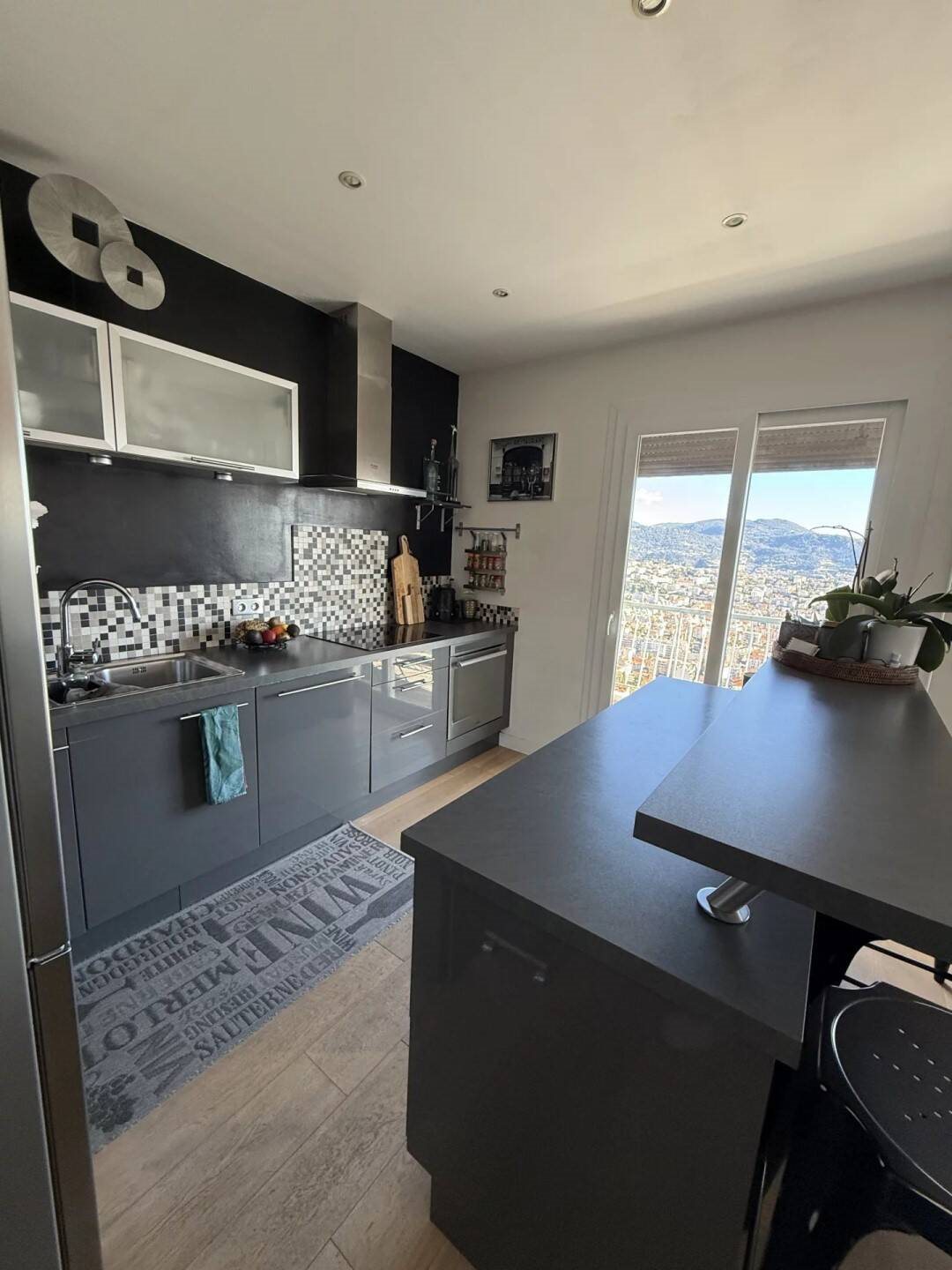 Appartement à louer, 64m², Nice