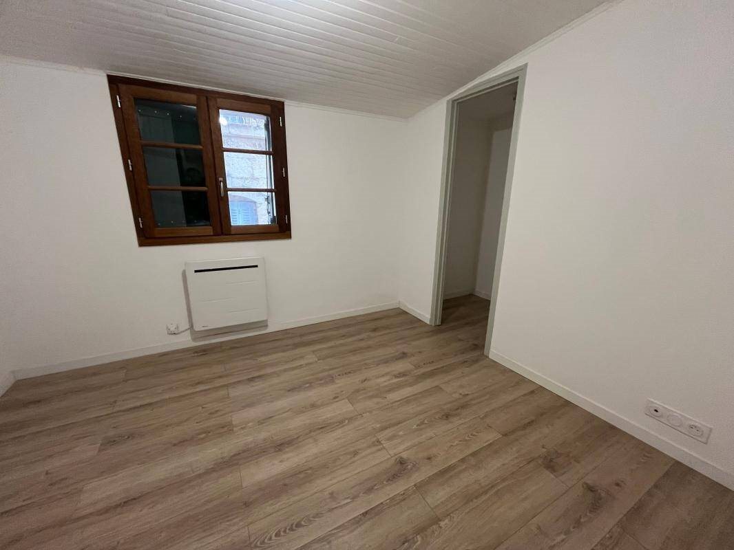 Appartement à louer, 84m², Sommières