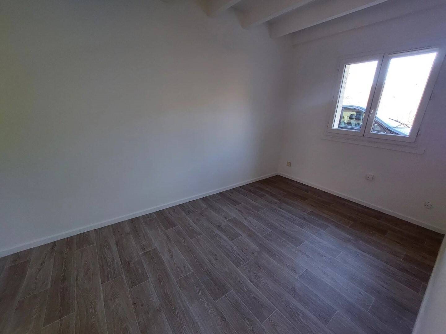 Appartement à louer, 64m², Arcens