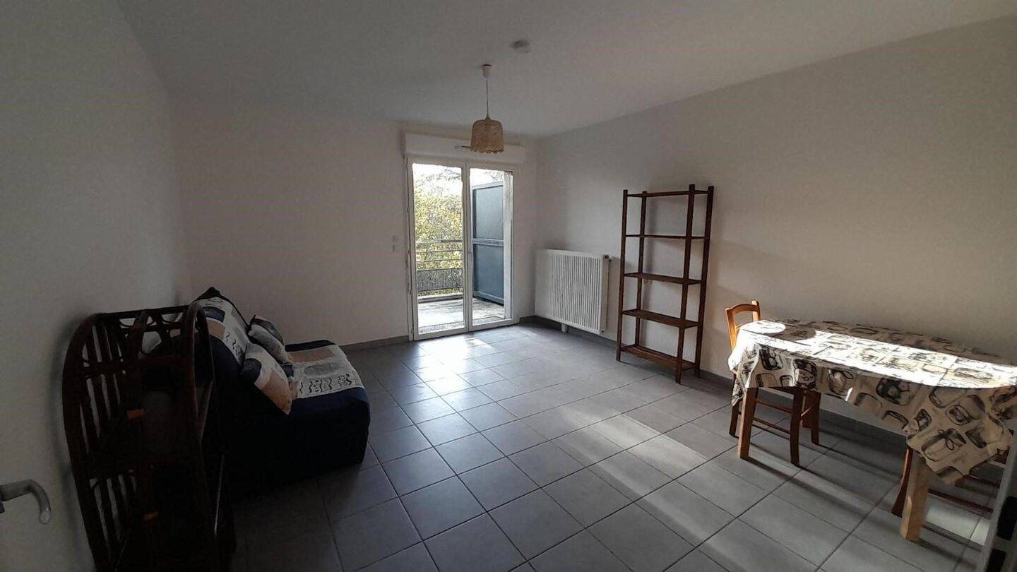 Appartement à louer, 30m², Saint-Geniès-Bellevue