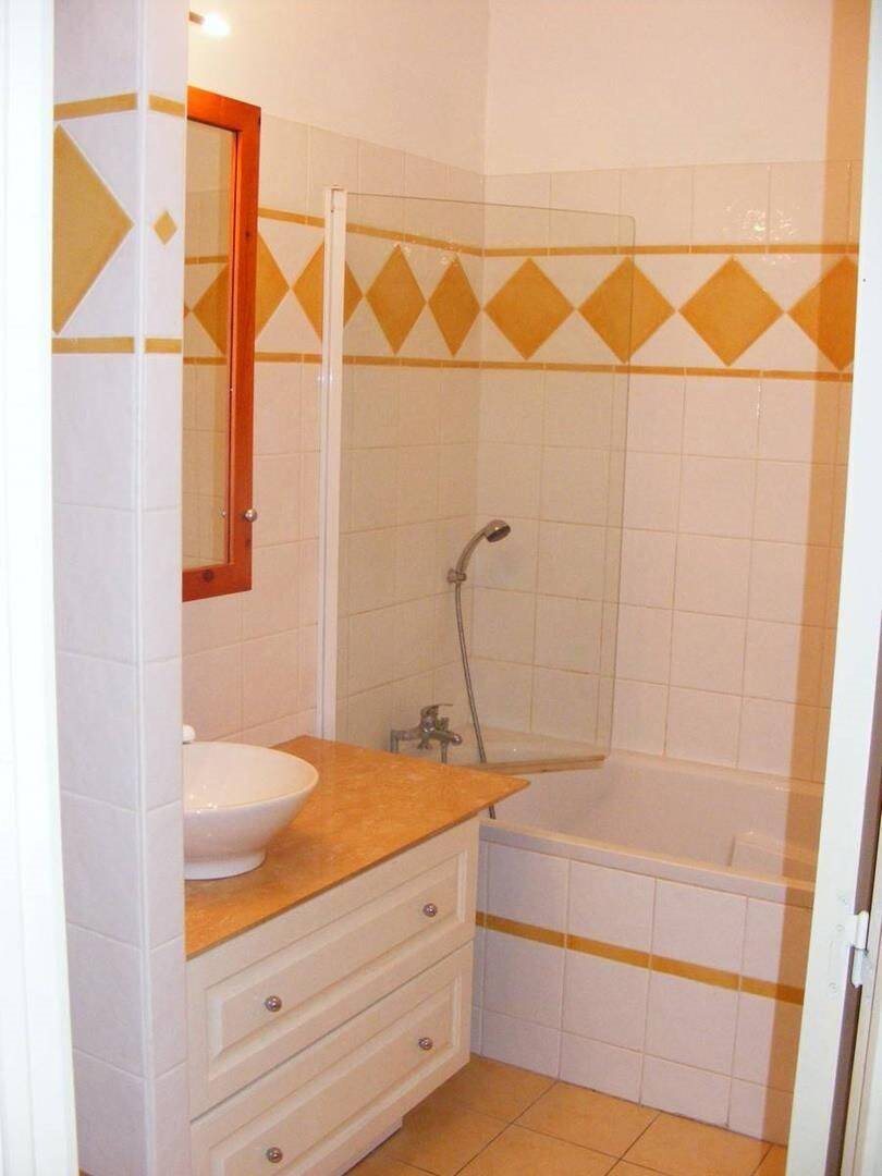 Appartement à louer, 73m², Hérépian