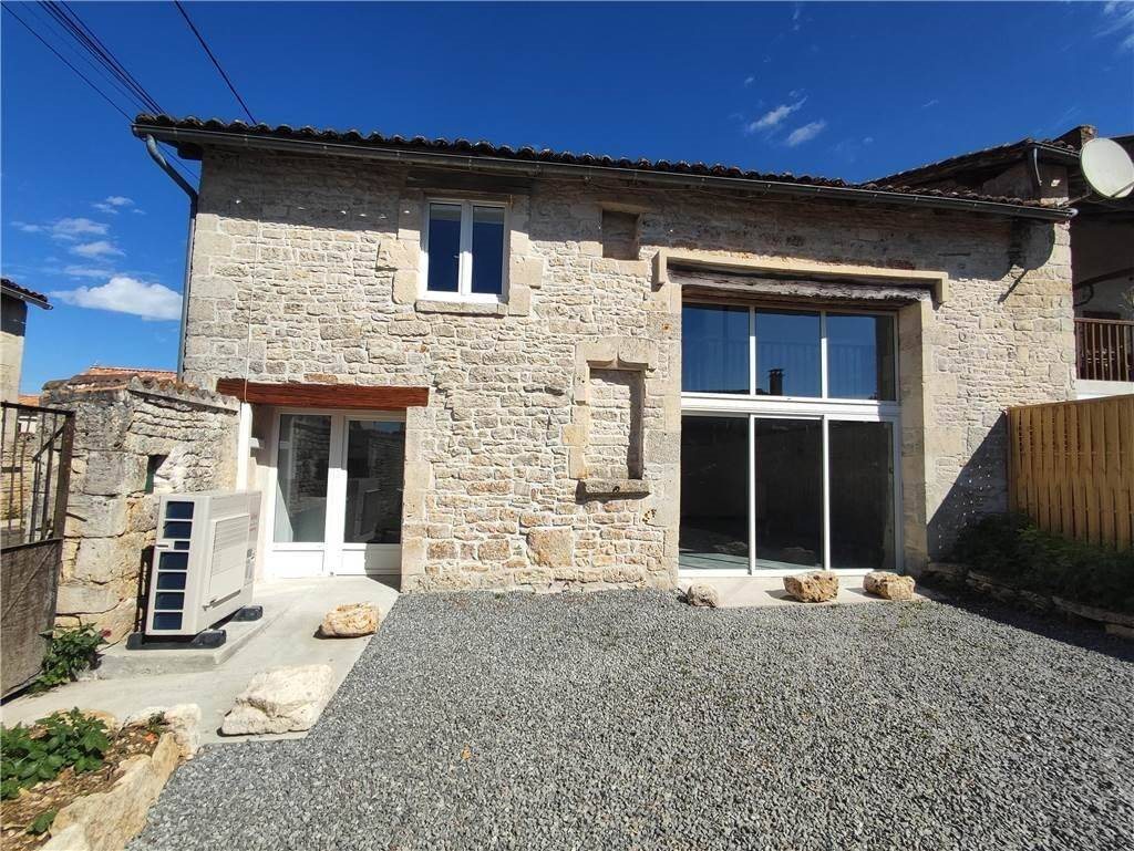 Maison à louer, 115m², Aunac