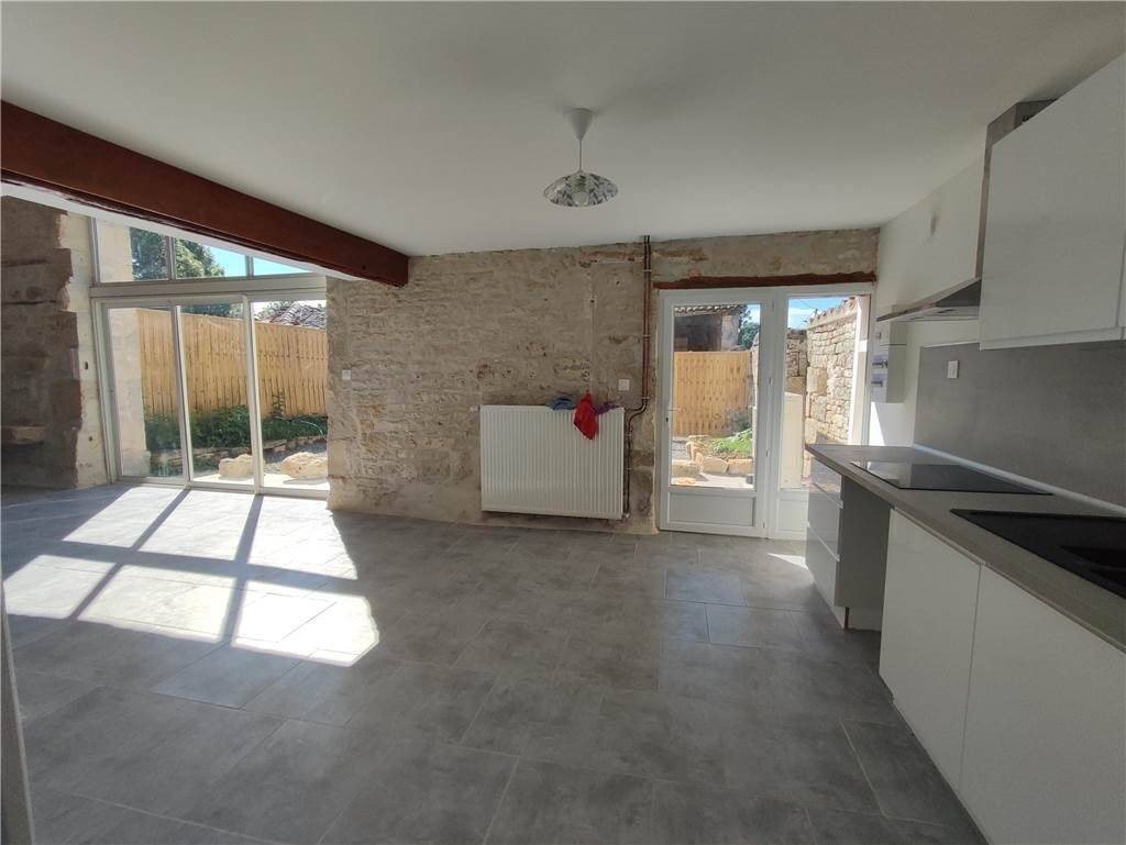 Maison à louer, 115m², Aunac