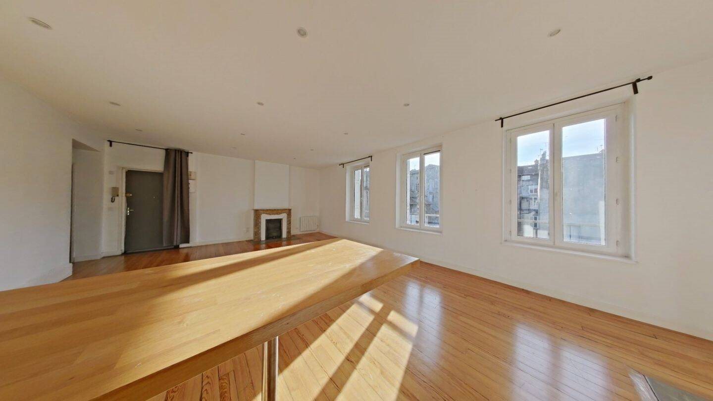 Appartement à louer, 98m², Saint-Etienne