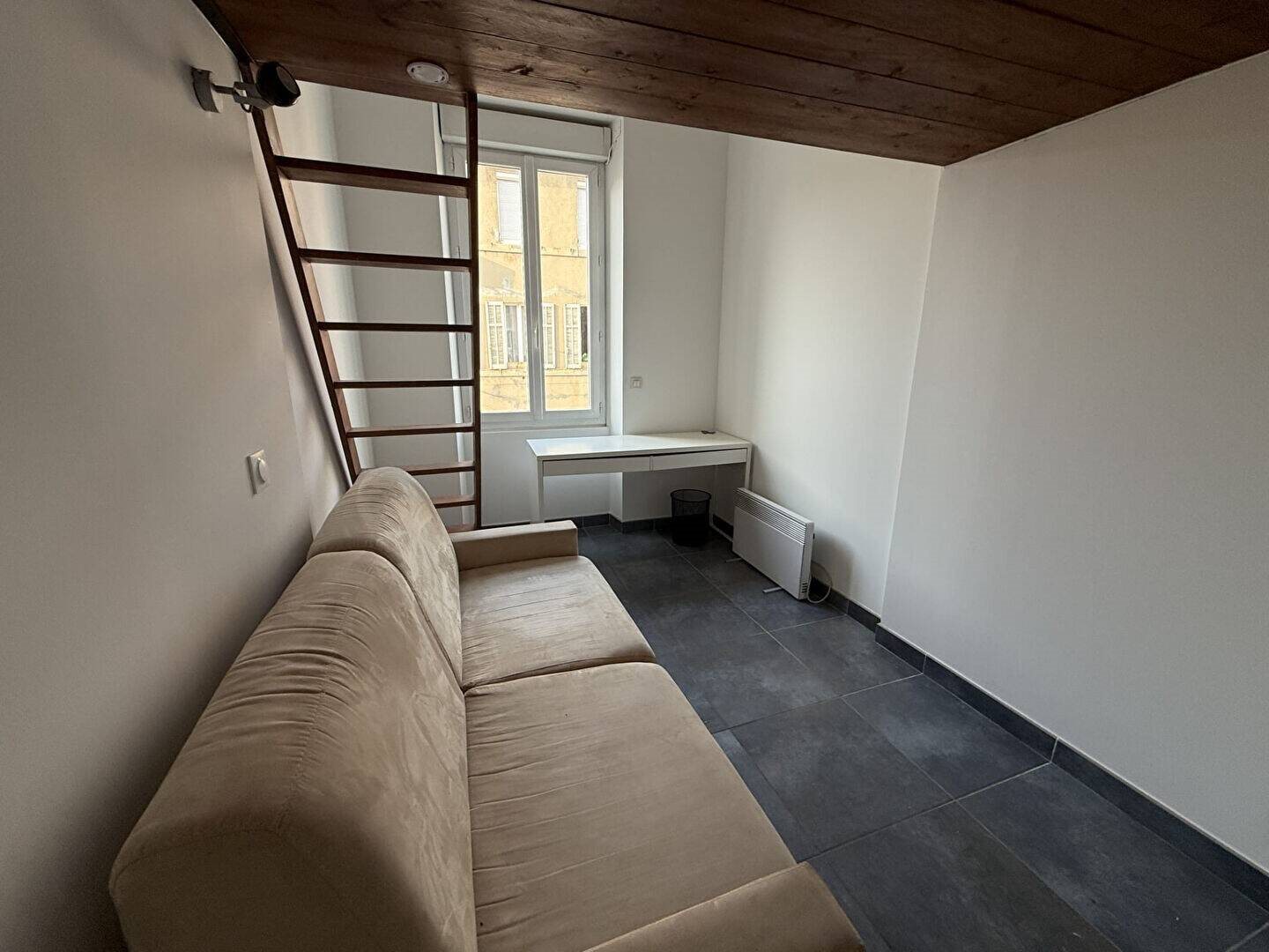 Appartement à louer, 35m², Marseille 6ème