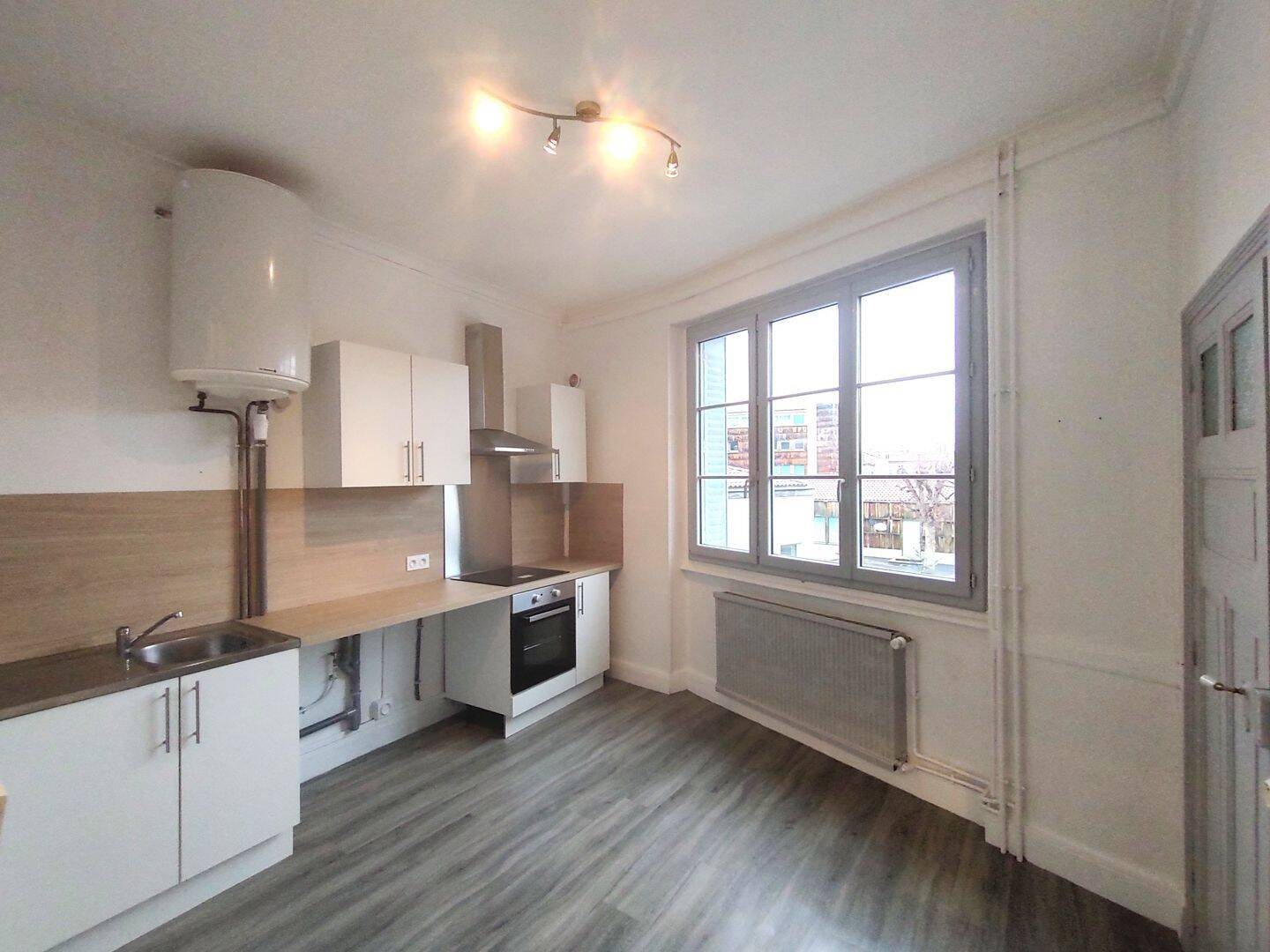 Appartement à louer, 65m², Langeac