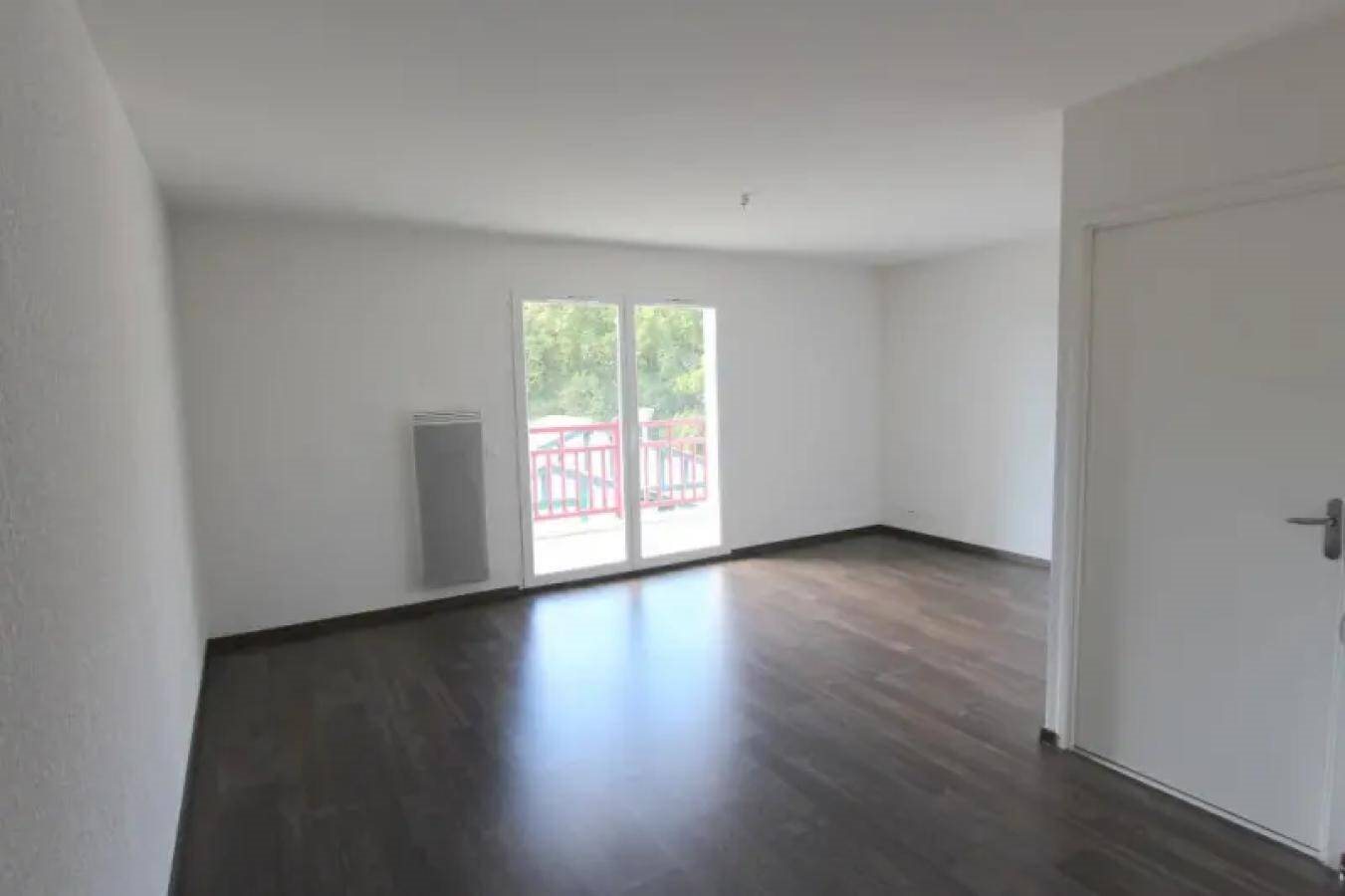 Appartement à louer, 66m², Urcuit