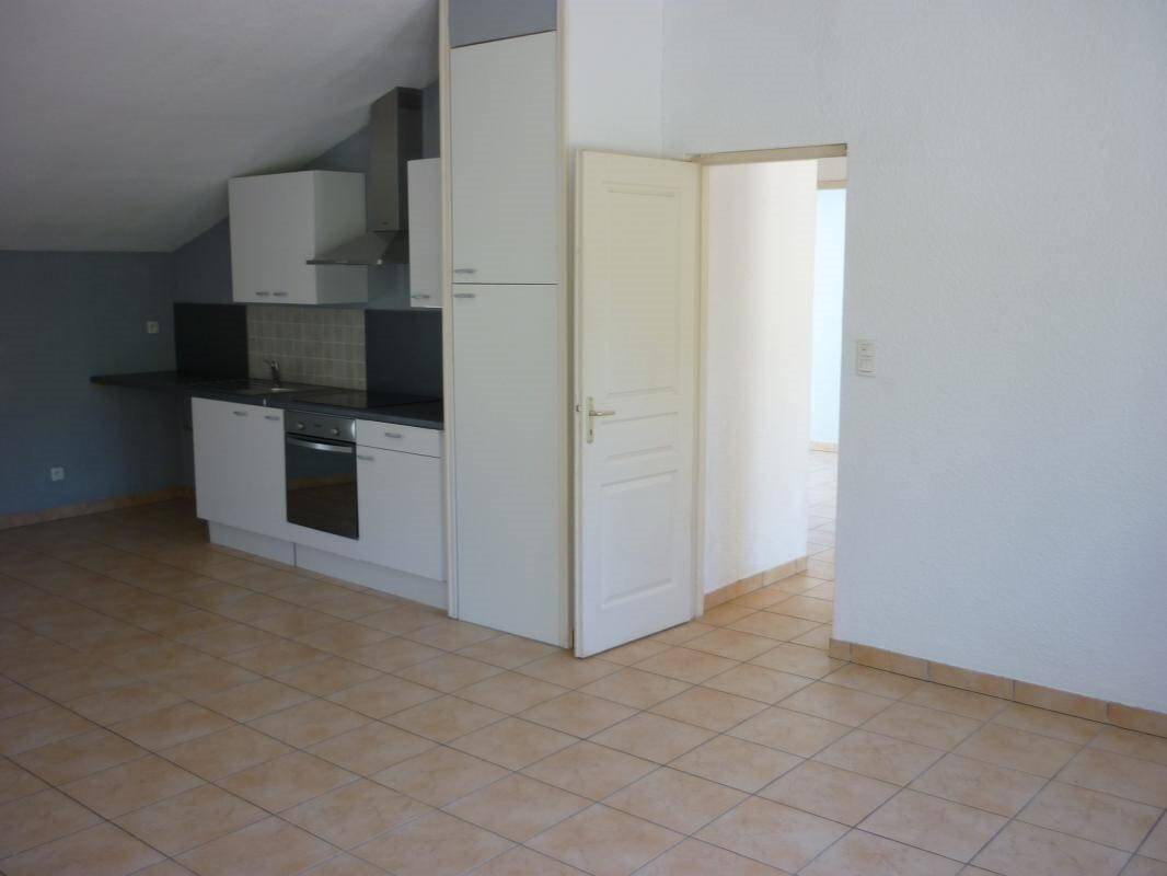 Appartement à louer, 64m², Lucenay