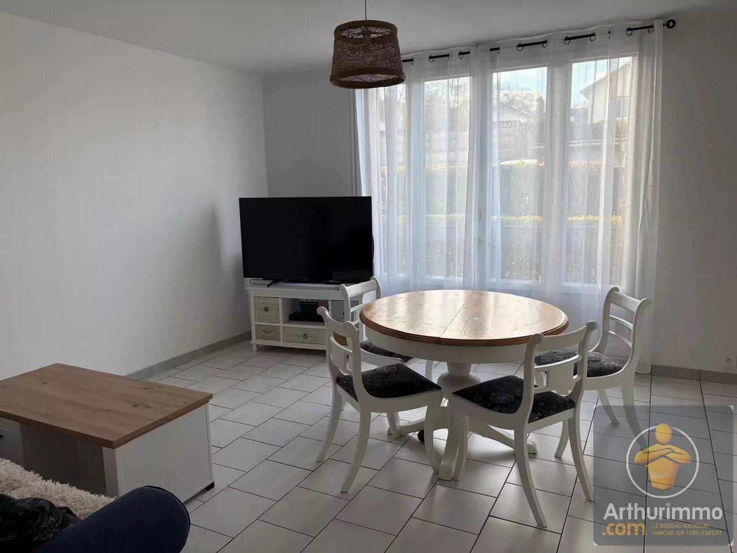 Appartement à louer, 68m², Coubron