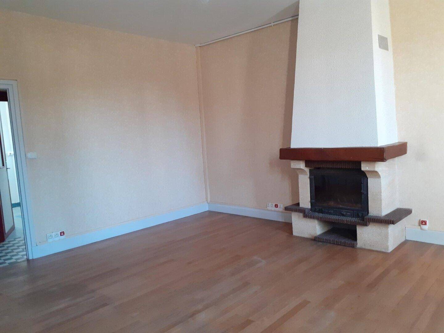 Maison à louer, 75m², Saint-Amand-Montrond