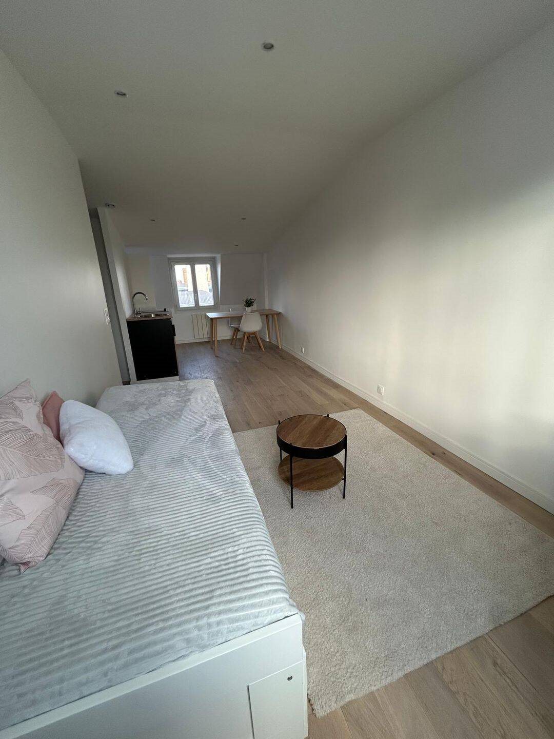 Appartement à louer, 24m², Paris 18ème